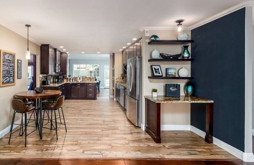 Cavalier Vista House | Parsons Villas! 2 HOMES FOR ONE! 5BR AND 3BR Casita and Volleyball Court in heart of Old Town!