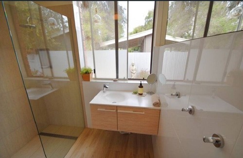 Carrickalinga House | Carrickalinga Cottage - relaxing beach escape