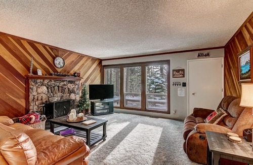 Montgomery Estates Cabin | The Bear Creek Cabin is an immaculate 2 bedroom Tahoe retreat.