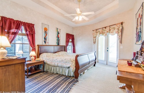 Hernando House | Comfortable Villa with lots of privacy and pool on one acre in Hernando FL