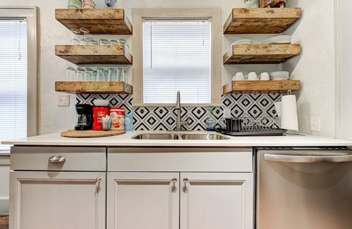 Lincoln Terrace House | Entire Lincoln Lodge–by OU Med, Bricktown, Arena