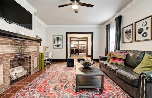 Lincoln Terrace Apartment | Howes Capitol II-Sleek & spacious-walk to OU Med