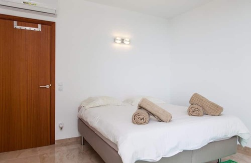 Cala Figuera Villa | Villa Estrella Sea View. Modern villa with sea view for 6 people in Cala Figuera