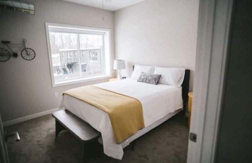 Bridgman House | The Driftwood (Room #16)