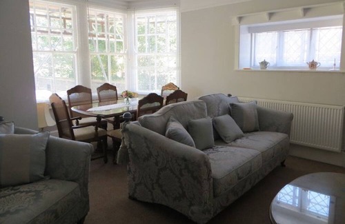 Westgate-on-Sea Apartment | Hartley House Apartment: Westgate -on-Sea. Kent UK