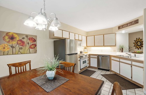 Table Rock Condo | Fairway Retreat Stay for 6