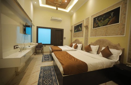 Mathura Hotel | Hotel Om Vilas