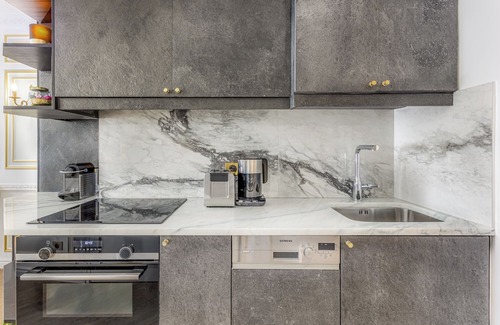 Paris City Center Apartment | Merveil Signature Suite - Valois