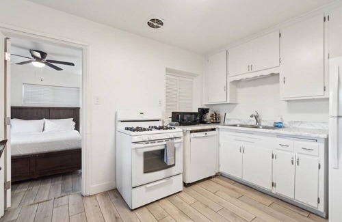 Cavalier Vista House | *5 Min to Old Town | Huge Backyard! | Golf 3 Min*