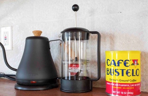 Buckner House | Quaint Cottage Downtown Buckner