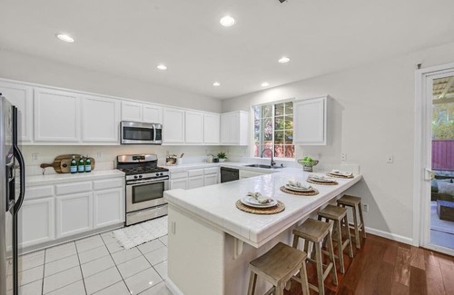 Tracy House | Enjoyable 4-bedroom house with AC in Tracy