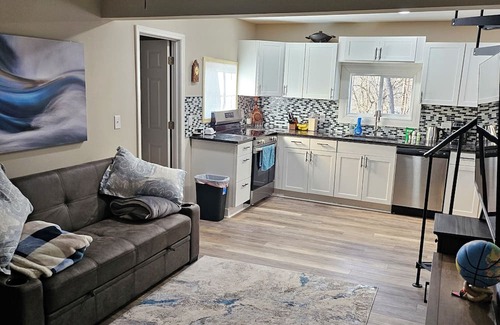 Roanoke Cabin | Charming 2-bedroom cabin only a few minutes from downtown Roanoke attractions.