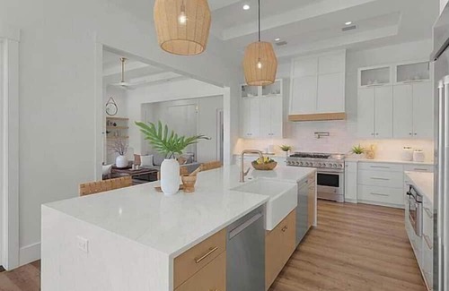 Ponte Vedra Beach House | Spacious 5 bedroom house with hot tub and pool, minute walk to the beach.