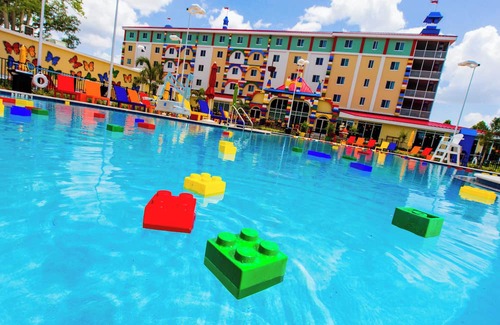 Cypress Gardens House | Adventurer's Dream Room, LEGOLAND Hotel, Mini Golf Excursion, 2 Family Stays