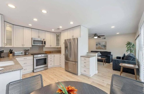 Huntington Beach House | Serenity Haven in Huntington- Beach vibe & pool