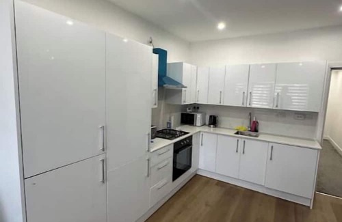 Newham Apartment | Deluxe 3 Bed Apartment in Londonnn
