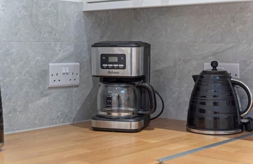 Little Holland House | Elegant 3 Bed Haven in Dartford