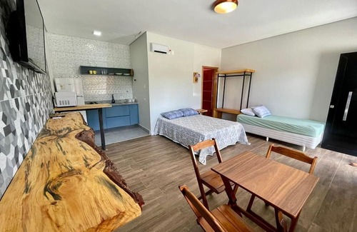 Campos do Jordao House | SONHO EM CAMPOS: CASA COM 2 LOFTS PERTINHO DA DUCHA DE PRATA