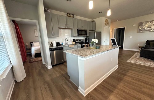 Summerville Apartment | Charming 2-bedroom apartment in delightful Summerville with WiFi, AC