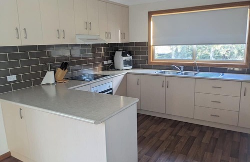 Yass House | Yass farmstay (house)