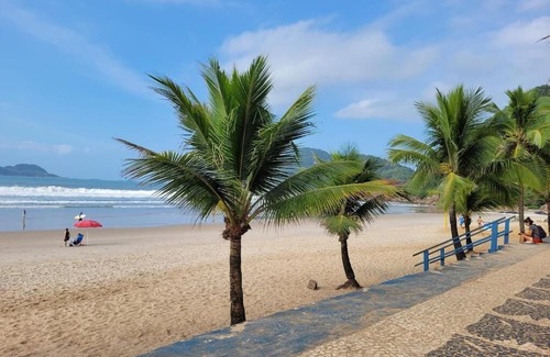 Tombo Apartment | Rest 100m from Tombo Beach, pet friendly with WI-FI