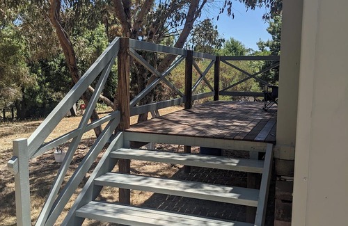 Yass Cabin | Yass farmstay (cabin)