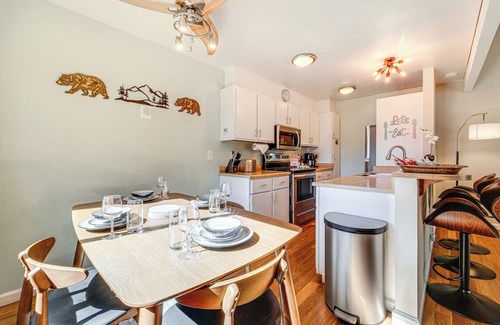 Kings Beach House | 5 Mi to Northstar: Chic Unit w/Decks!