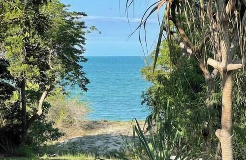 Hideaway Bay House | Hydeaway Haven - Plunge Pool - Beachfront