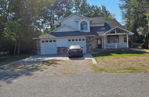 Absarokee House | Spacious 4-bedroom house in charming Absarokee with WiFi, AC, walk downtown