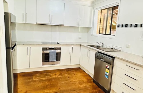 Roselands House | Family townhouse in Wollongong CBD