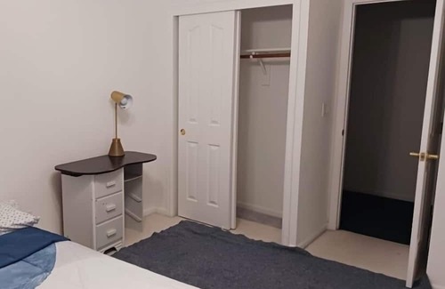 Nut Tree House | Spacious 5-bedroom house in fabulous Vacaville with AC