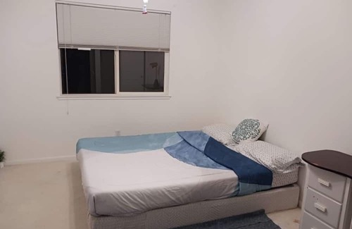 Nut Tree House | Spacious 5-bedroom house in fabulous Vacaville with AC