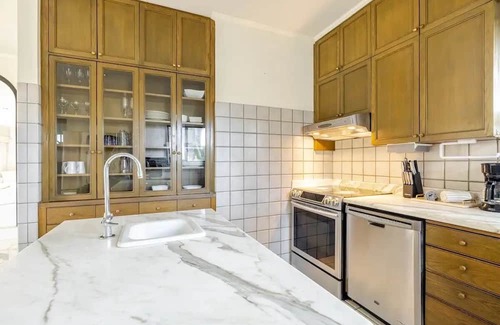 Kahala Villa | Gorgeous estate in paradise !