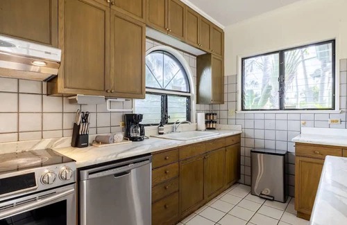 Kahala Villa | Gorgeous estate in paradise !