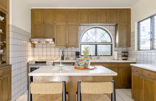 Kahala Villa | Gorgeous estate in paradise !