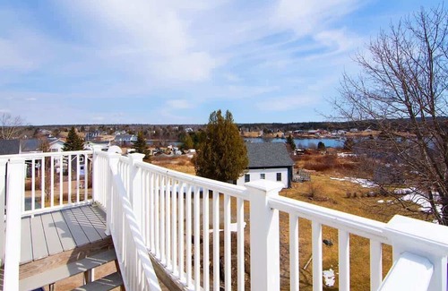 Winter Harbor Apartment | Winter Harbor: Two Ocean View Getaways