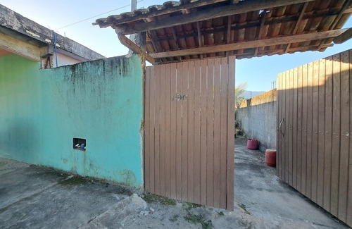 Itinga House | Suite 1 Simple with comfortable air conditioning Bracuí Beach