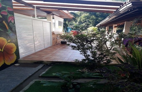 Ubatuba Condo | Enjoy nature in this cozy suite: air conditioning, Wi-Fi, TV, barbecue.manual