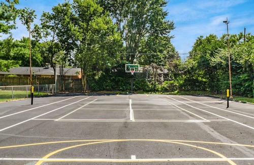 Northwest Columbus Apartment | Hancock - Near OSU Riverside w Tennis Court & Swimming Pool