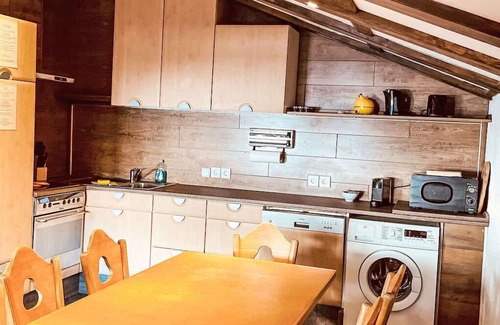 Steinberg am Rofan Apartment | Cosy apartment for 20 guests with WIFI, patio, pets allowed and parking