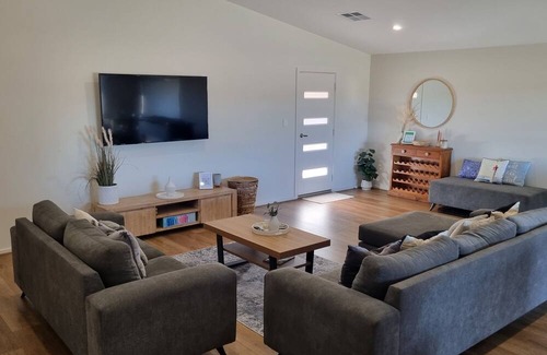 Seymour House | great river escape next to boat ramp, only 10 mins from the bend motorsport park