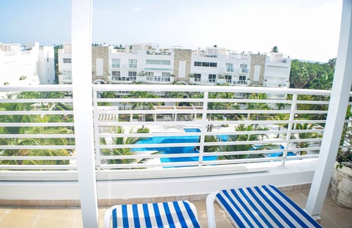 Villa Hermosa Apartment | Stylish 3-Bedroom Escape with AC and WiFi in Welcoming La Caña
