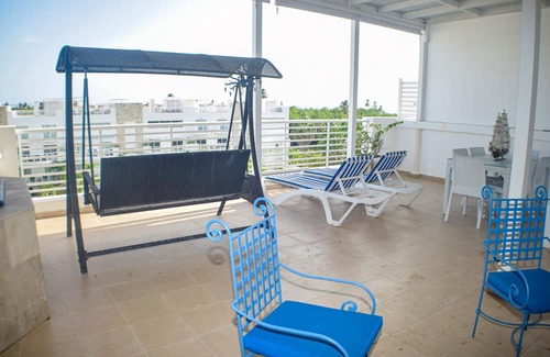 Villa Hermosa Apartment | Stylish 3-Bedroom Escape with AC and WiFi in Welcoming La Caña