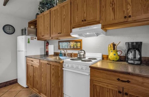 Brevard Cottage | Charming Cottage for Two on Main