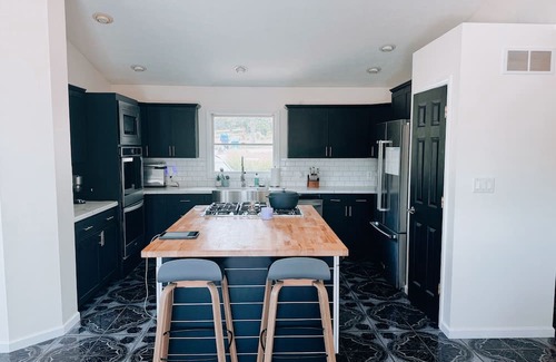 South Bend House | Spacious 4-bedroom house in charming South Bend, WiFi, Near Notre Dame