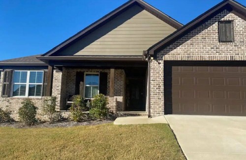 Northport House | Charming 3-bedroom house in fabulous Northport with AC, WiFi