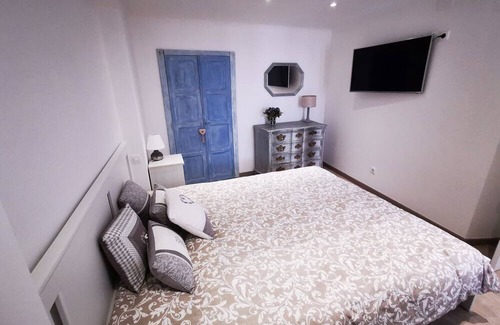 Sines House | Room 'Garden' with Shared Garden and Wi-Fi