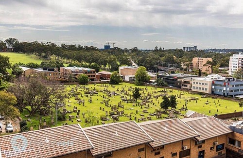 Parramatta Apartment | Central Parramatta Apt with AC Balcony Parking