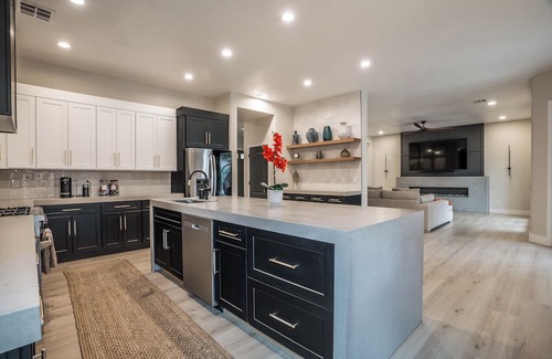 Silverado Ranch Villa | Lux CLOSE TO STRIP! Hot Tub/ Heated Pool/ Game RM!