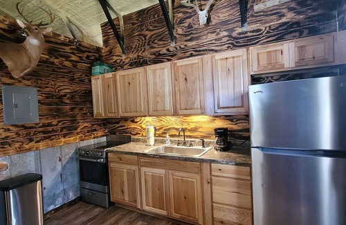 Brooker Cabin | Cozy 2-bedroom cabin